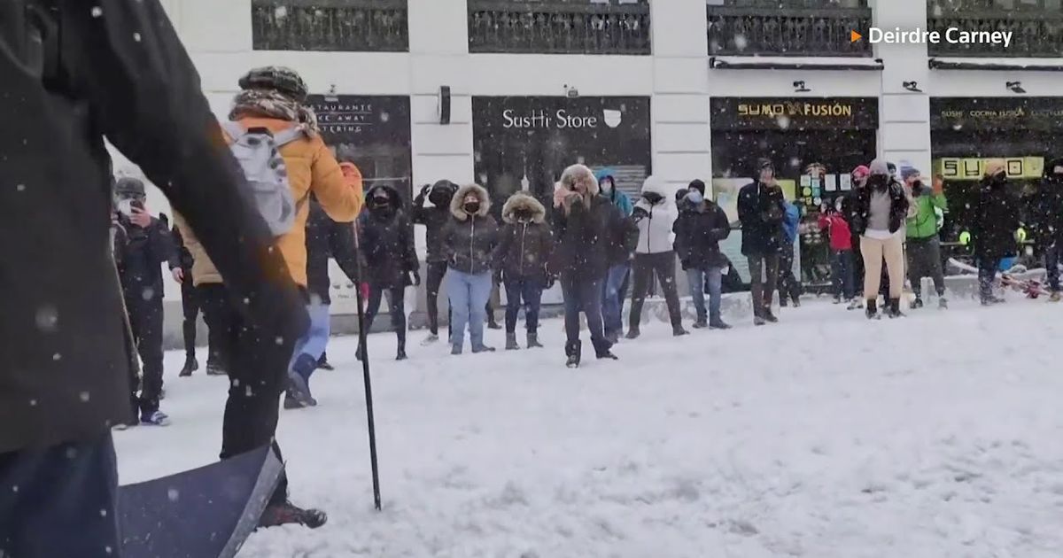 在馬德里打雪仗 Snowball Fight In Madrid Voicetube 看影片學英語