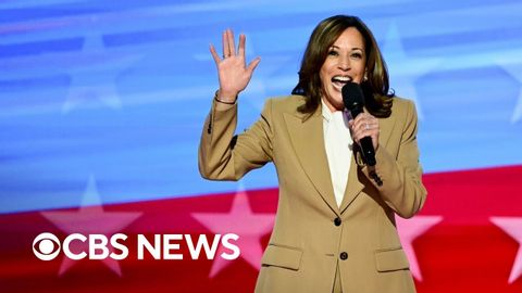 Kamala Harris makes first appearance at DNC in Chicago | full video