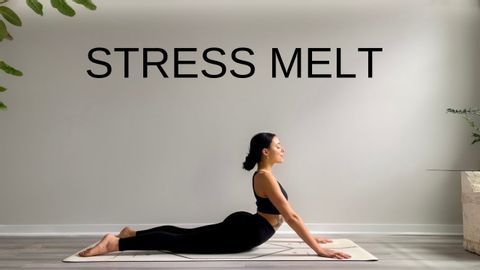 ストレスを軽減するヨガ｜30分スローフロー：リラックスストレッチ＋サヴァーサナ (Yoga To Reduce Stress | 30 Min Slow Flow - Relaxing Stretches + Savasana)