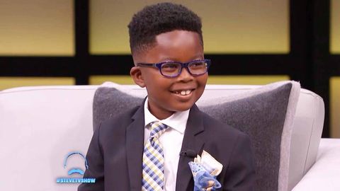 Genius  8-Year-Old Author Schools Steve Harvey! ??