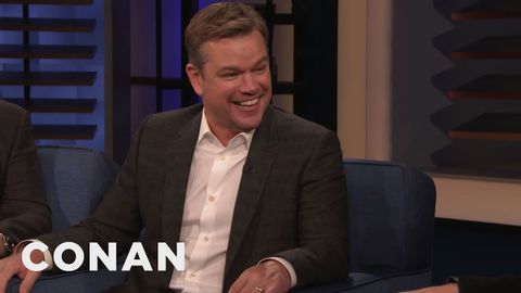 マット・デイモンとトム・クルーズ、死に挑むスタントへのアプローチの違い｜CONAN on TBS (Matt Damon & Tom Cruise Have Different Approaches To Death-Defying Stunts | CONAN on TBS)