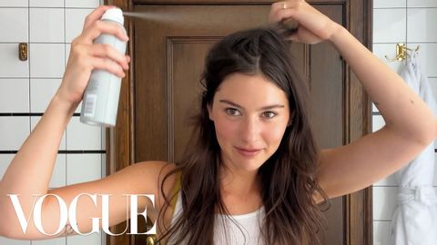 歌手格蕾西-艾布拉姆斯（Gracie Abrams）的日間魅力程序 | 美容祕訣 | Vogue (Singer Gracie Abrams’s Daytime Glam Routine | Beauty Secrets | Vogue)