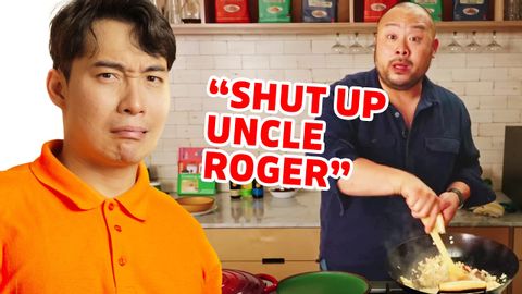 這位廚師讓羅傑叔叔閉嘴？(張大衛炒飯） (This Chef Tell Uncle Roger To SHUT UP? (David Chang Fried Rice))