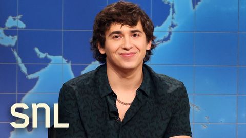 ウィークエンド・アップデート：マルチェロ・エルナンデス、男性のうつ病について語る - SNL (Weekend Update: Marcello Hernández on Depression in Men - SNL)