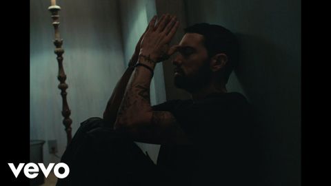 Eminem - Somebody Save Me (feat. Jelly Roll) [Official Music Video] （官方音樂視頻 (Eminem - Somebody Save Me (feat. Jelly Roll) [Official Music Video])