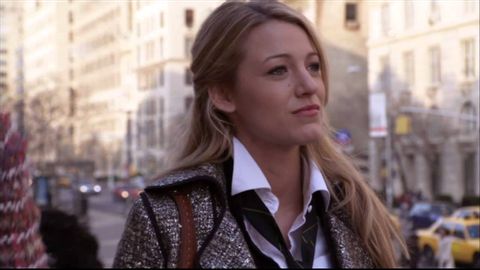 ゴシップガール』1x01 メット・ステップでブレアとセリーナが初対決 (Gossip Girl 1x01 First Blair & Serena face-off on the Met Steps)