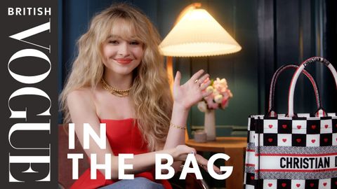 サブリナ・カーペンターイン・ザ・バッグ｜第57話｜英国ヴォーグ誌 (Sabrina Carpenter: In The Bag | Episode 57 | British Vogue)