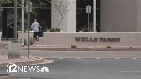 工人在富國銀行辦公桌前死亡 4 天 (Worker dead at Wells Fargo desk for 4 days)