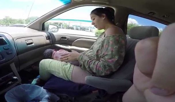 妊娠中のレポーターがニュースバンのカージャックに遭いました Pregnant Reporter Survives News Van Carjacking Voicetube 動画で英語を学ぶ